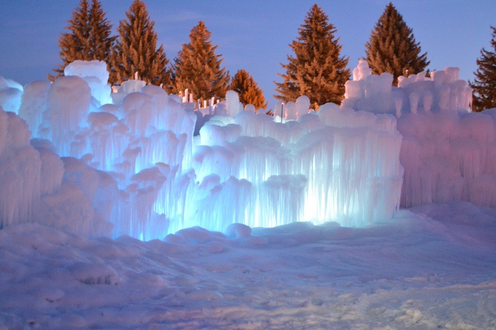 Photography – Ice Castles in Midway Utah | Sixteen Small Stones