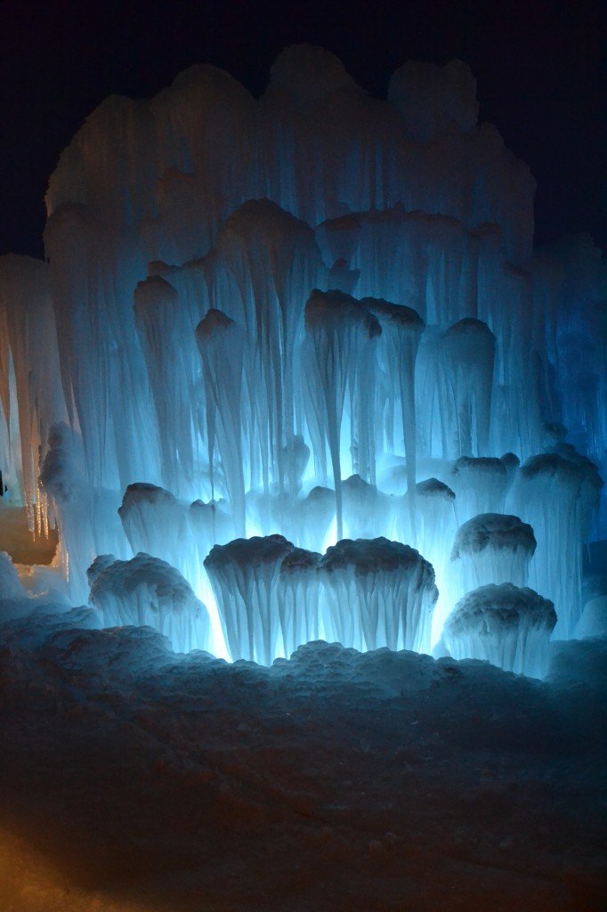 Photography – Ice Castles in Midway Utah | Sixteen Small Stones